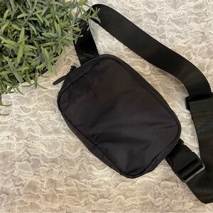 CVG Constantly Varied Gear Belt Bum Bag Travel Fanny Pack Crossbody Purse Black